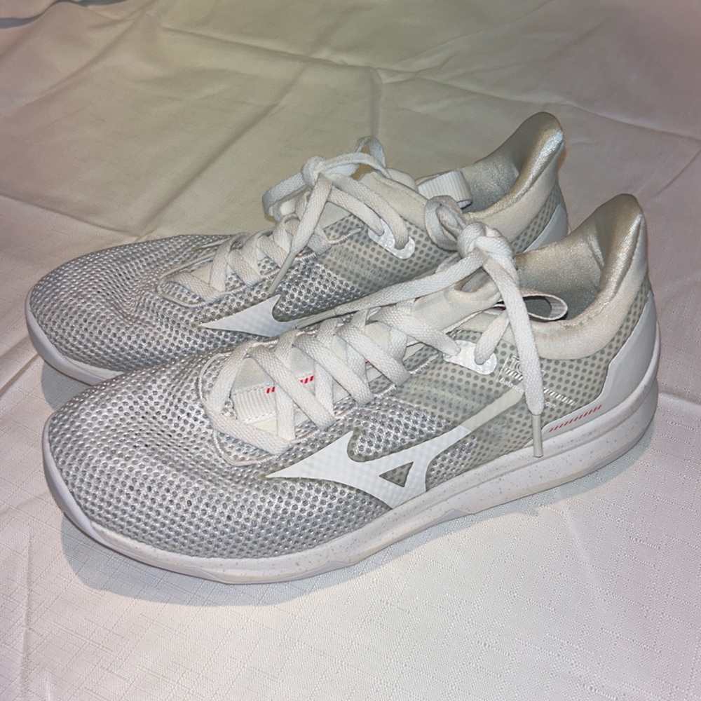 Mizuno Sneakers Size 7